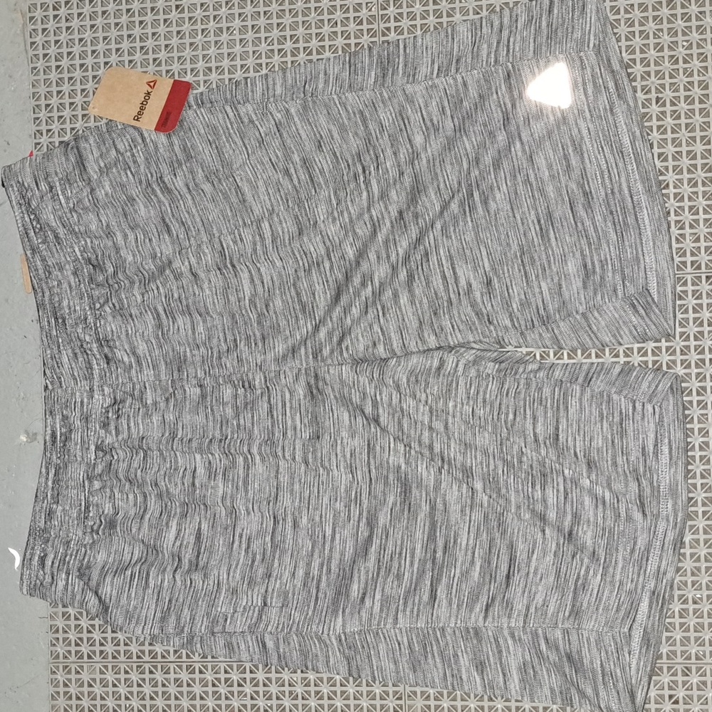 REEBOK MEN'S WORKOUT GYM SHORTS SLIM FIT SIZE MED - Picture 1 of 2
